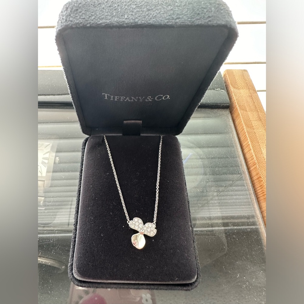 Tiffany paper flower necklace